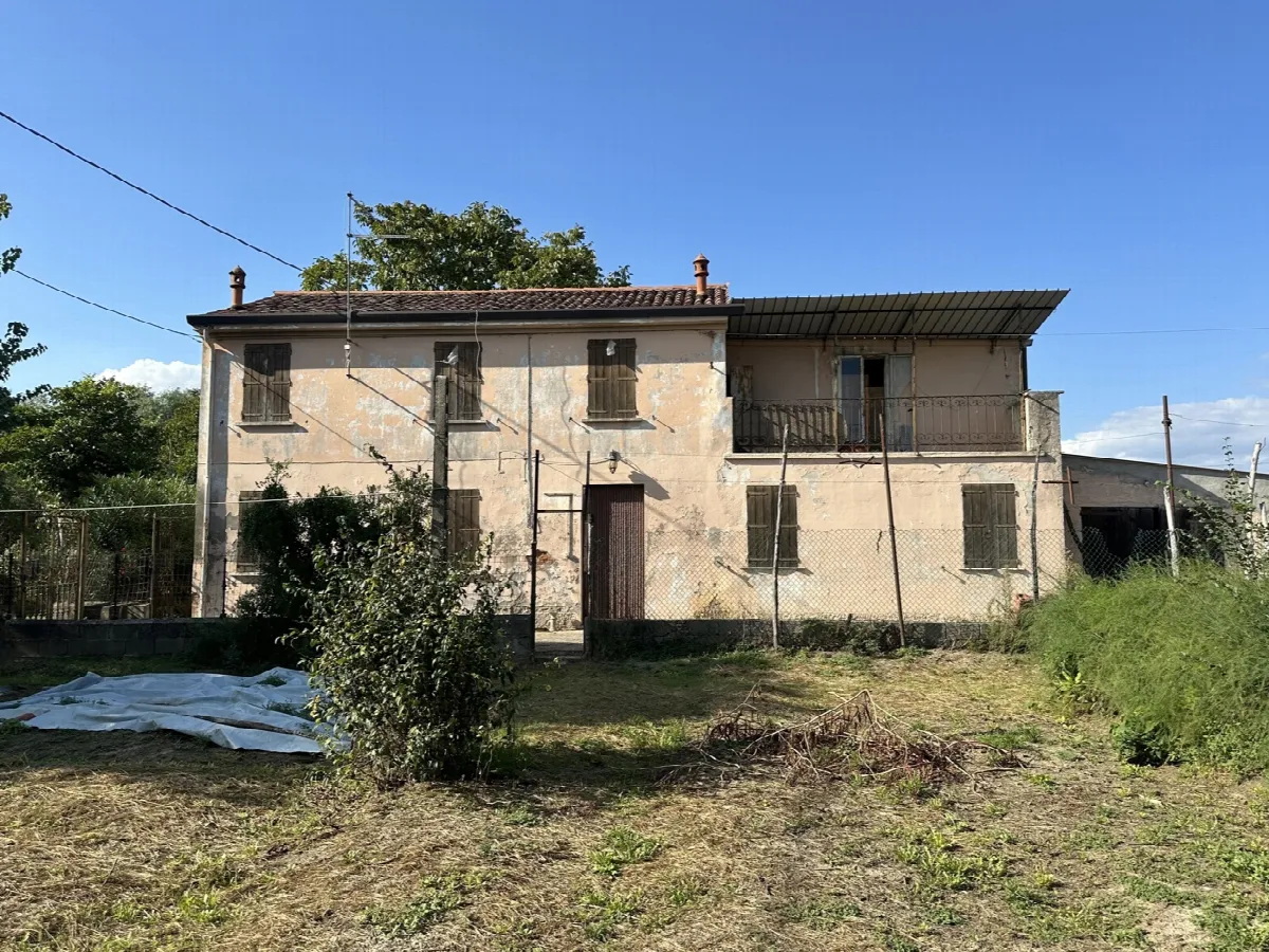 Casa indipendente in vendita a Urbana - foto 1
