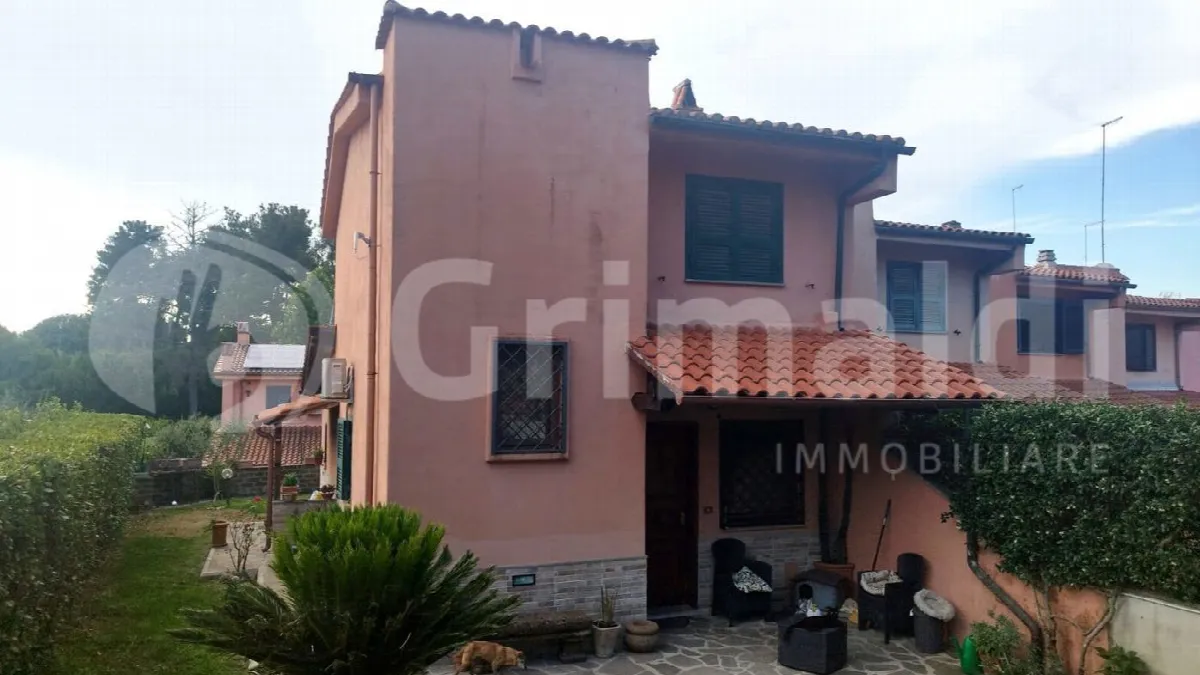 Villetta a schiera in vendita a Nepi - foto 1