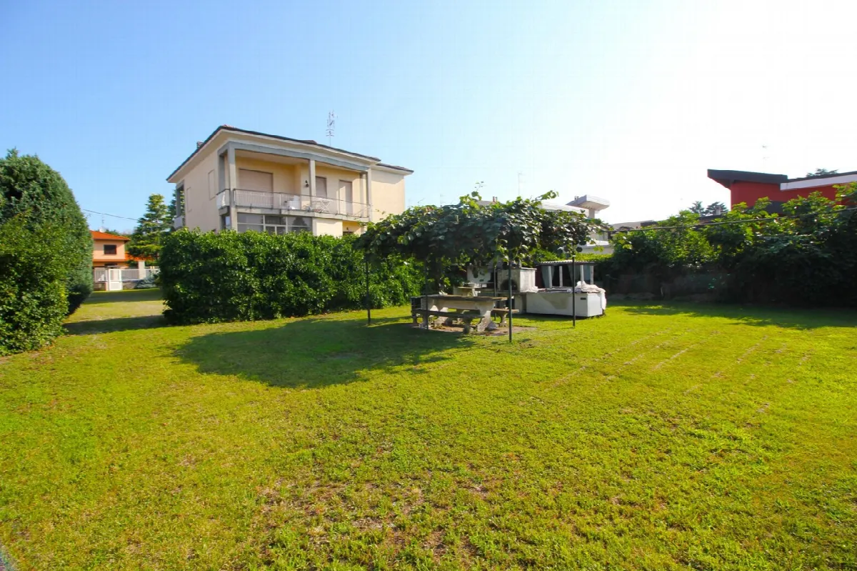 Villa in vendita a Gorla Minore - foto 1