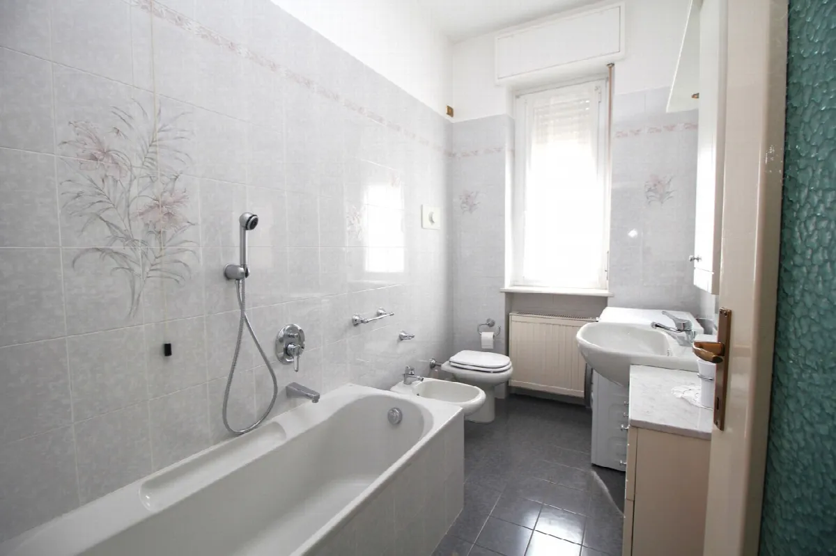 Appartamento in vendita a Gorla Minore - foto 9