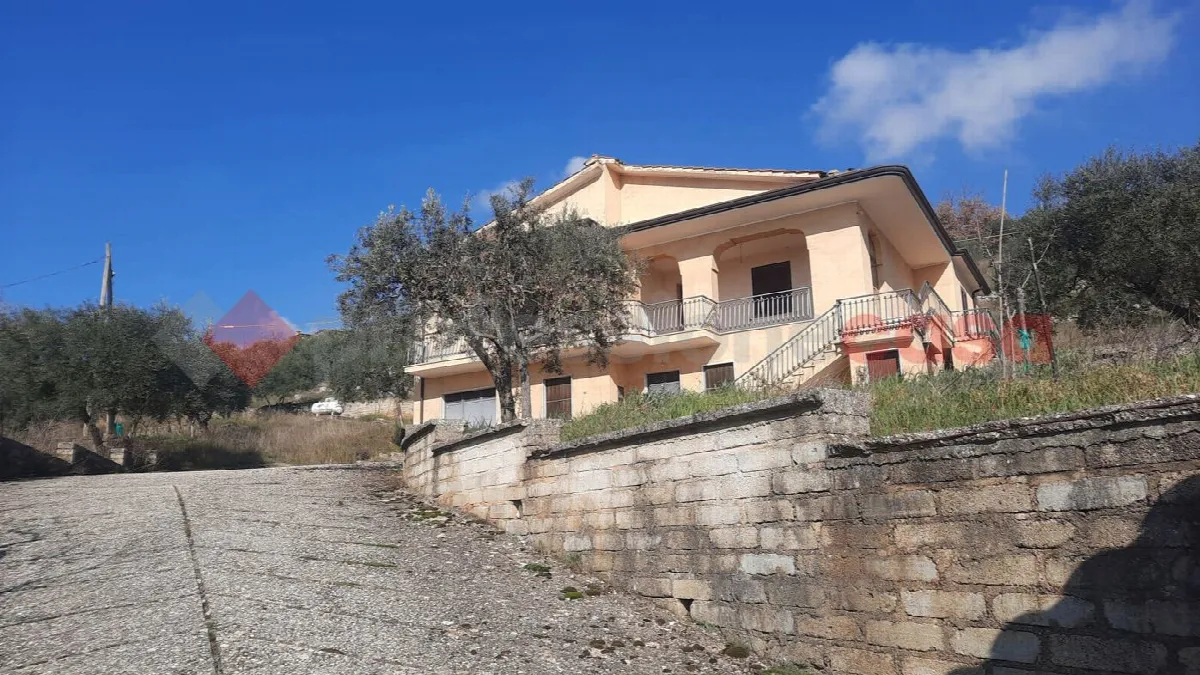Casa indipendente in vendita a Veroli - foto 1