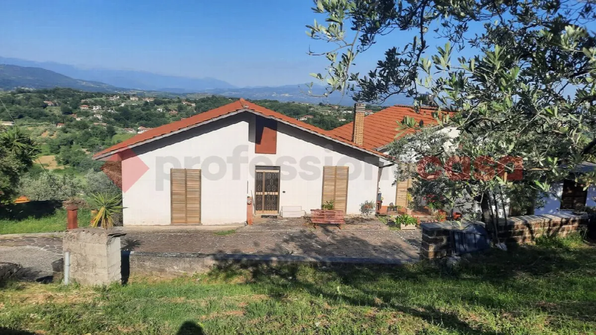 Casa indipendente in vendita a Veroli - foto 1