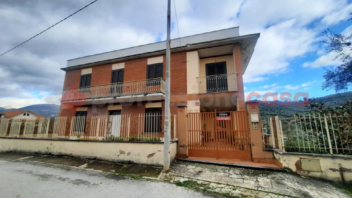 Casa indipendente in vendita a Veroli - foto 1
