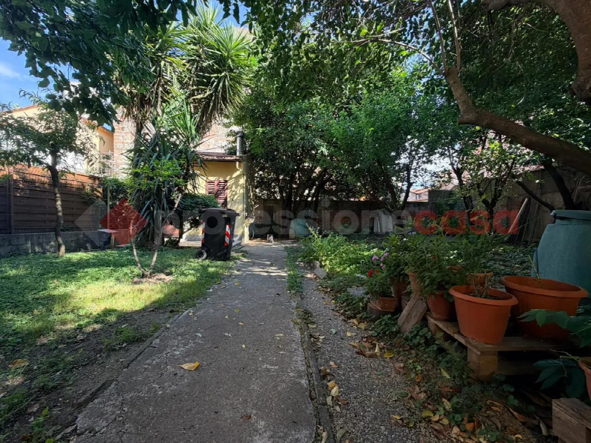 Casa indipendente in vendita a Prato - foto 2