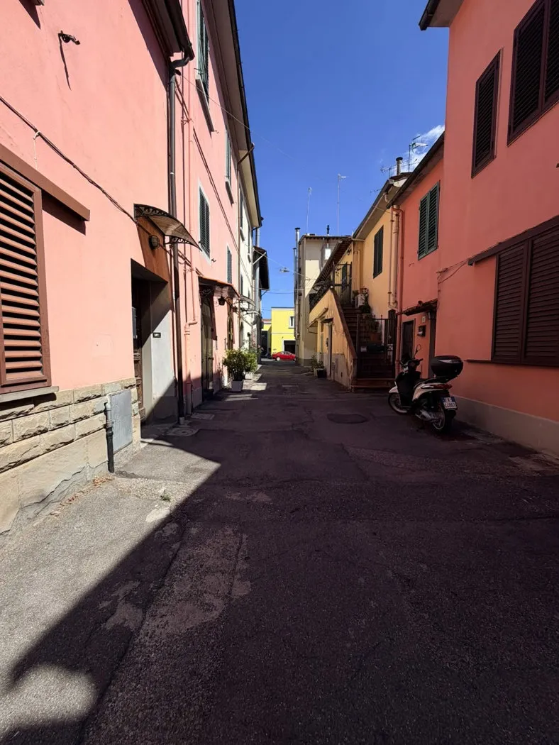 Casa indipendente in vendita a Prato - foto 3