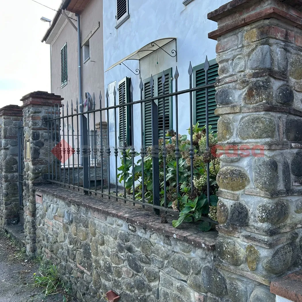Casa indipendente in vendita a Agliana - foto 1