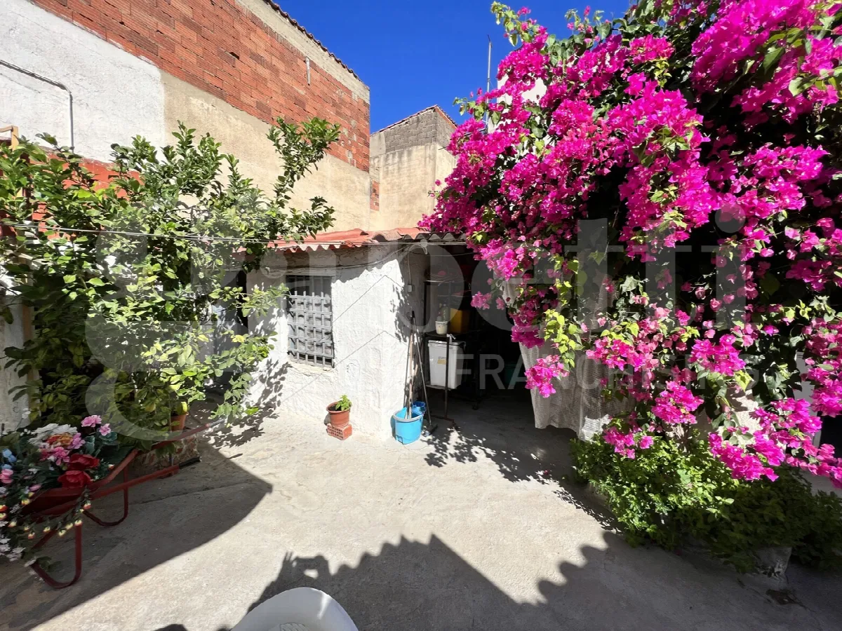 Casa indipendente in vendita a Santa Giusta - foto 1