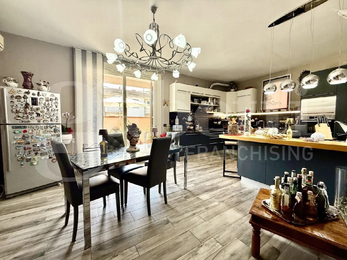 Casa indipendente in vendita a Empoli - foto 1