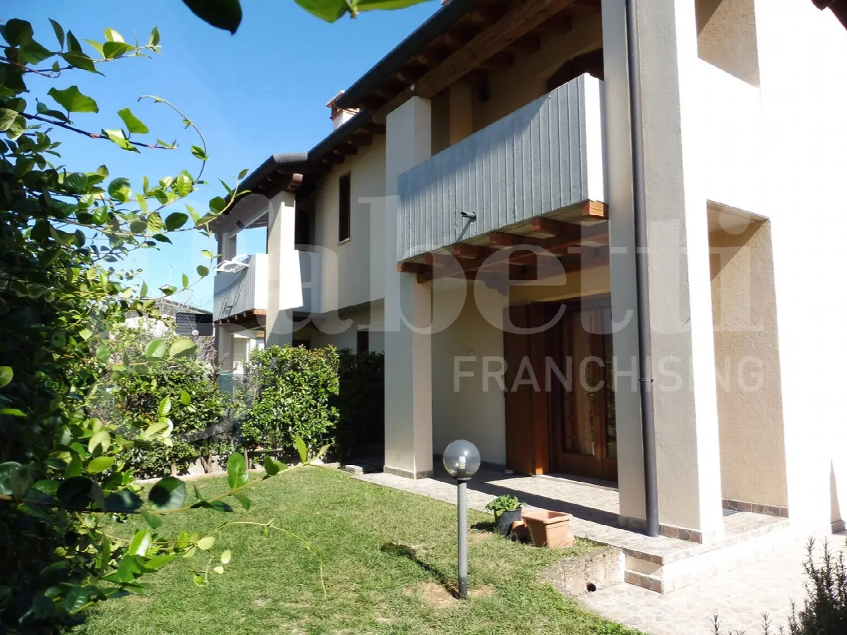 Casa bifamiliare in vendita a Bassano del Grappa - foto 1