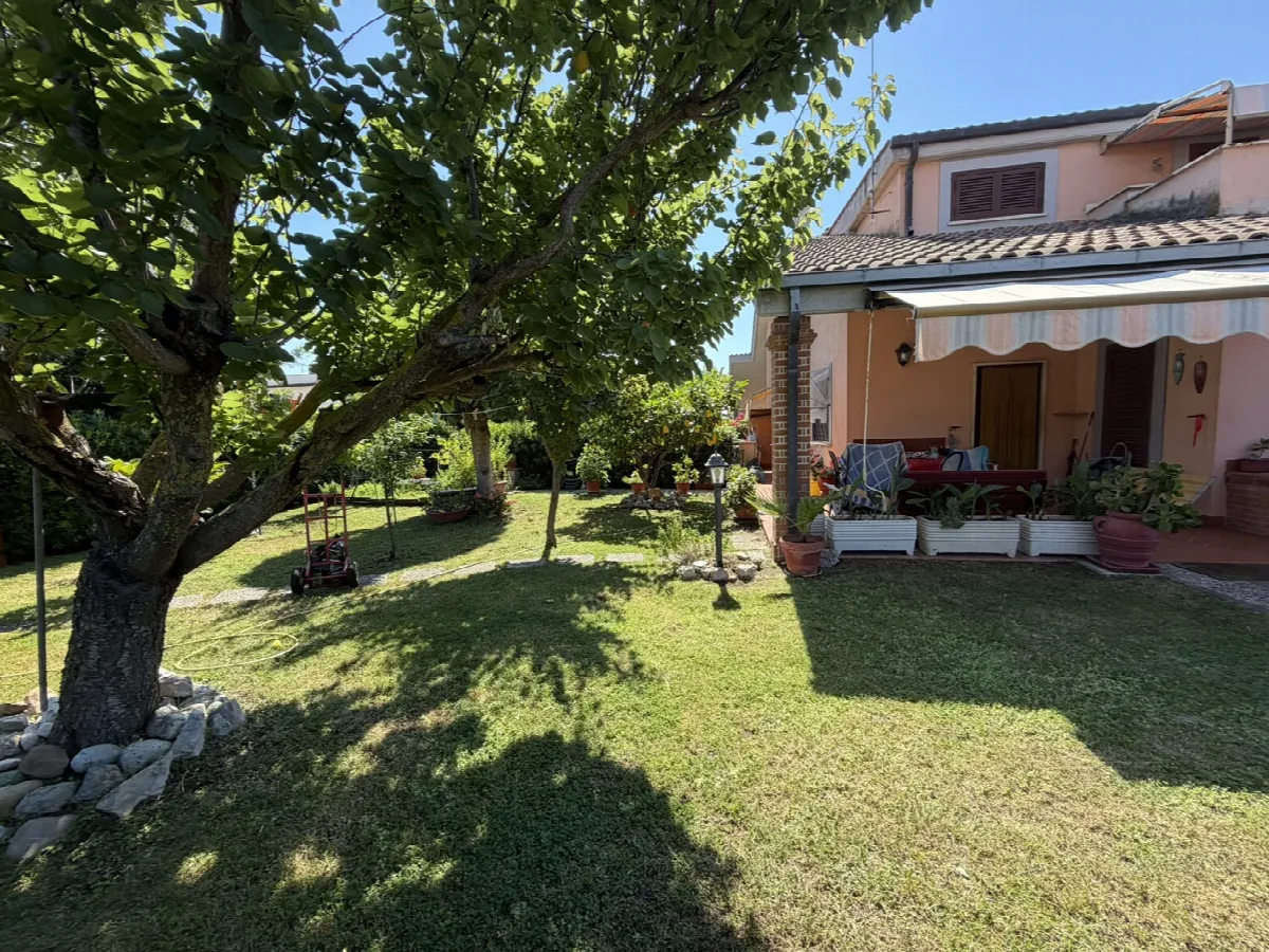 Villetta a schiera in vendita a Cerveteri - foto 1