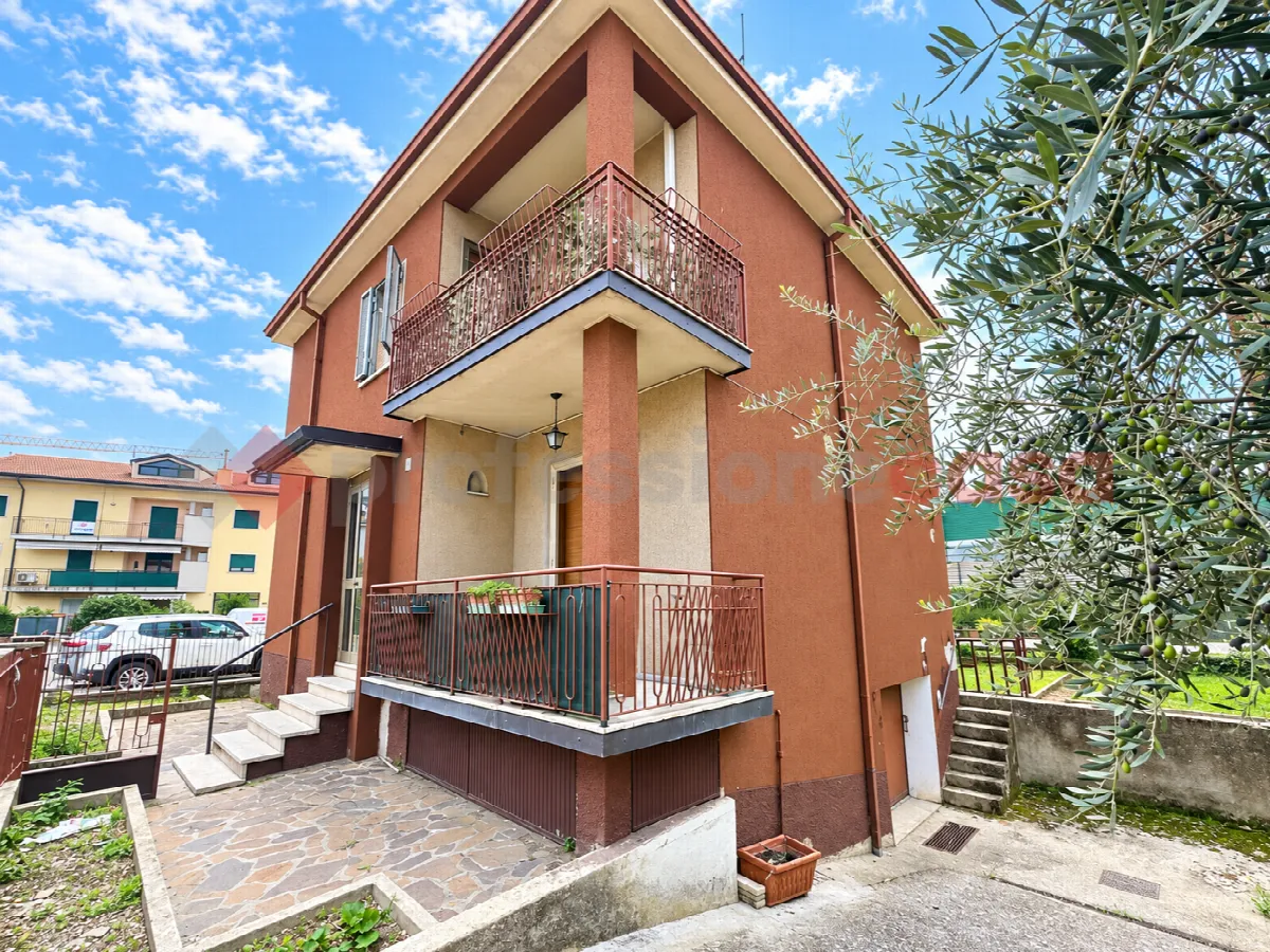 Casa indipendente in vendita a San Martino Buon Albergo - foto 1