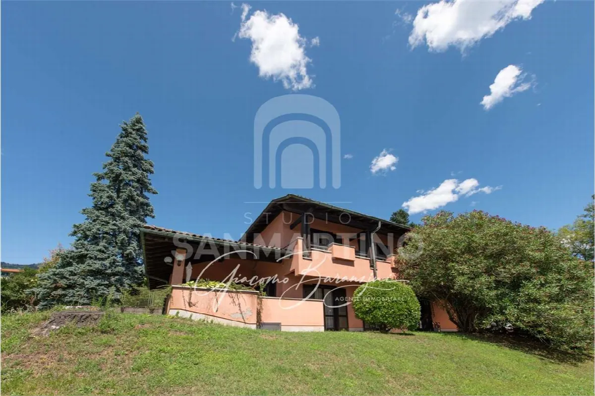 Villa in vendita a Barasso - foto 1