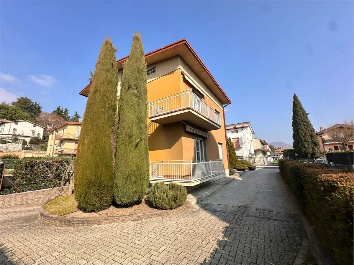 Villa in vendita a Erba - foto 2