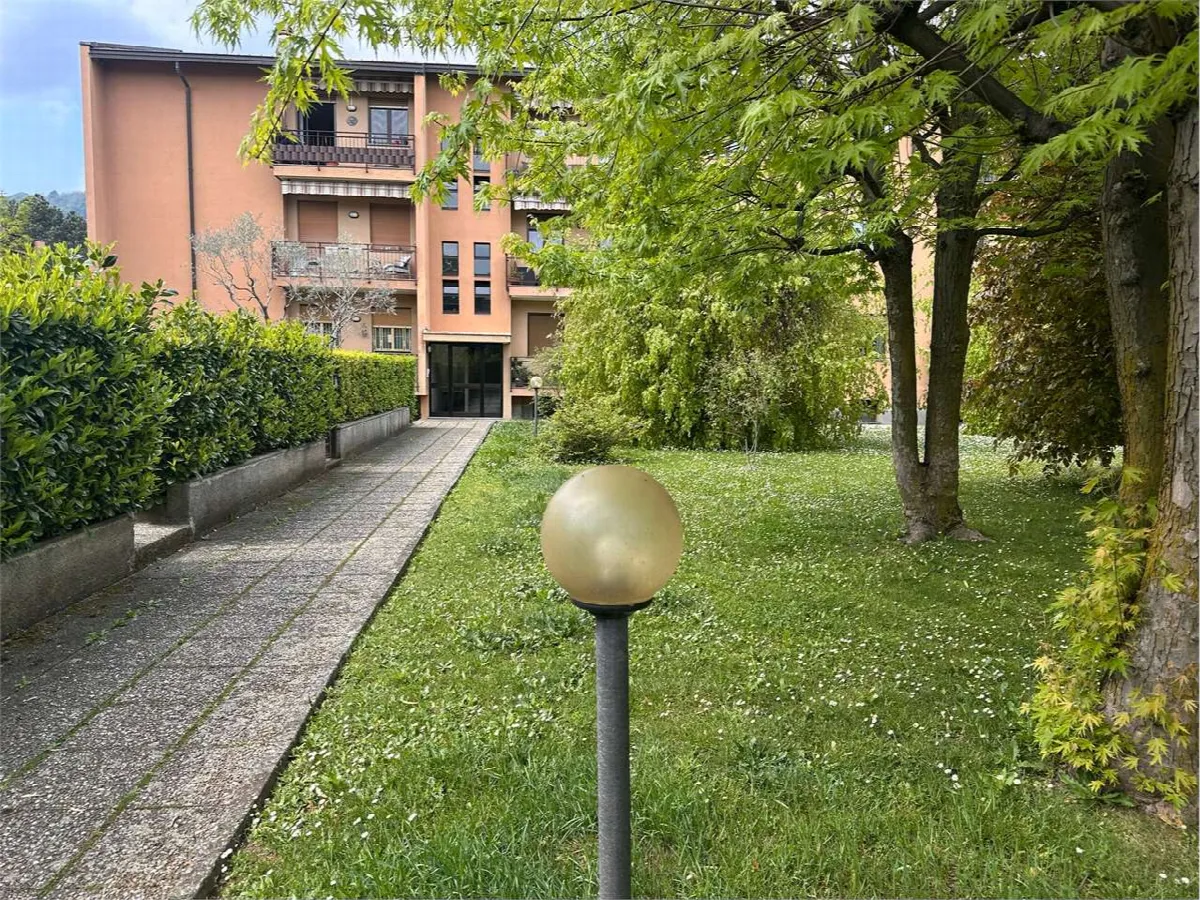 Appartamento in vendita a Erba - foto 1