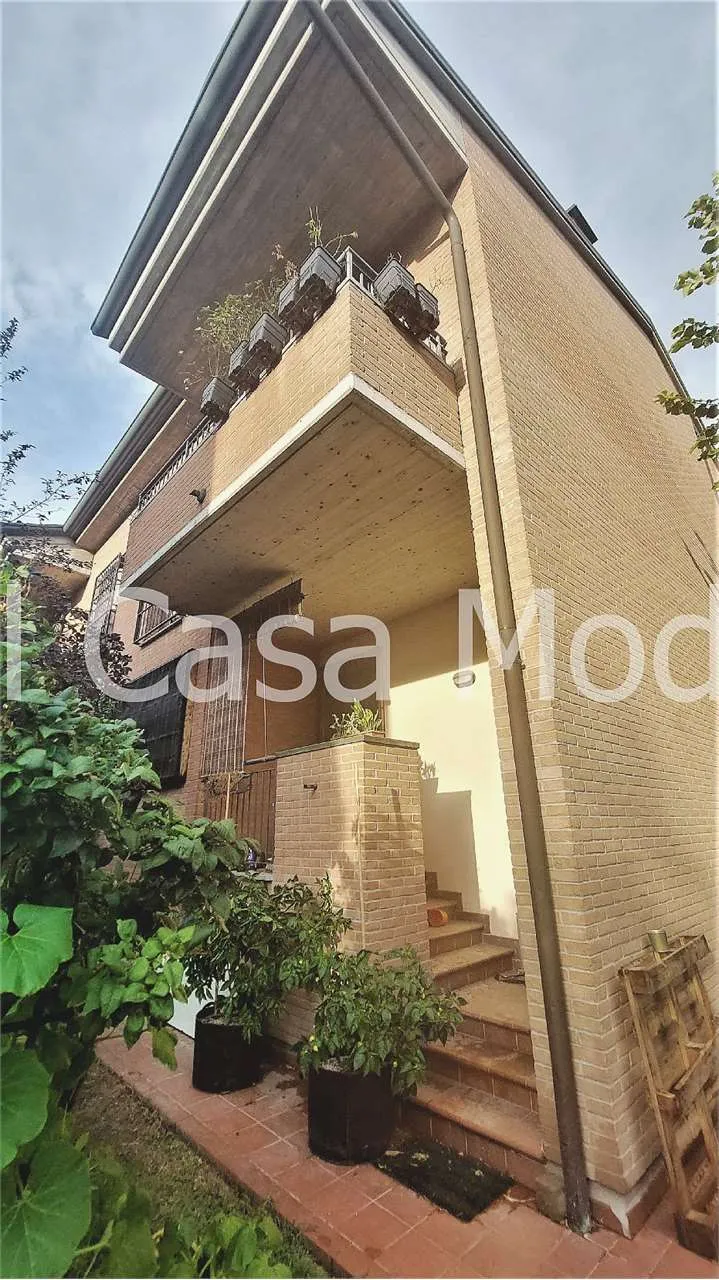 Villetta a schiera in vendita a Modena - Villaggio Giardino - foto 1