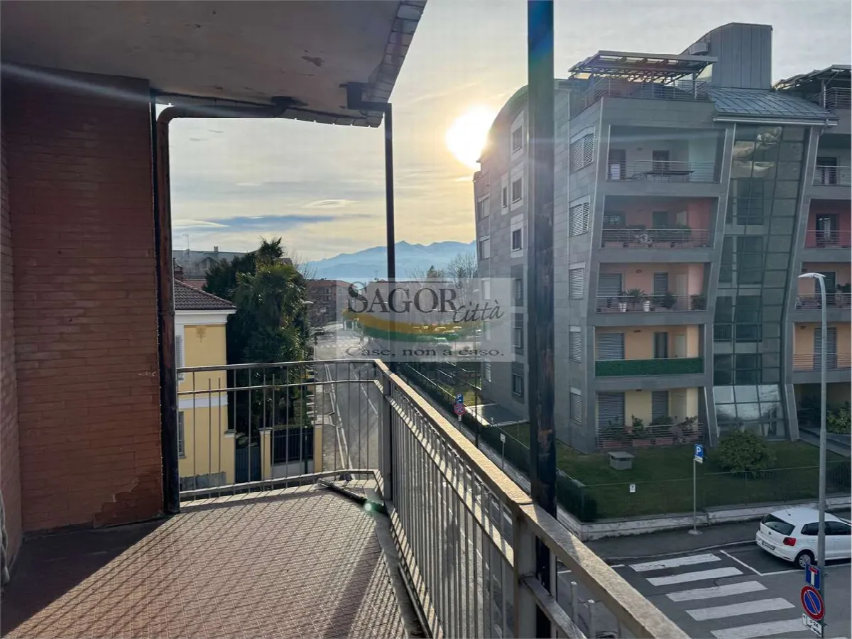 Stabile in vendita a Pinerolo - foto 1