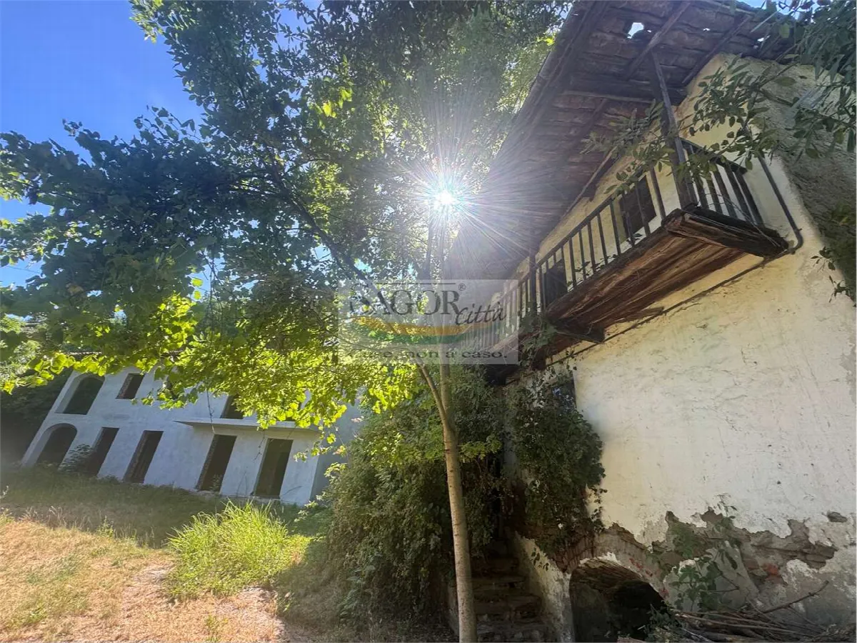 Rustico in vendita a Pinerolo - precollina - foto 1