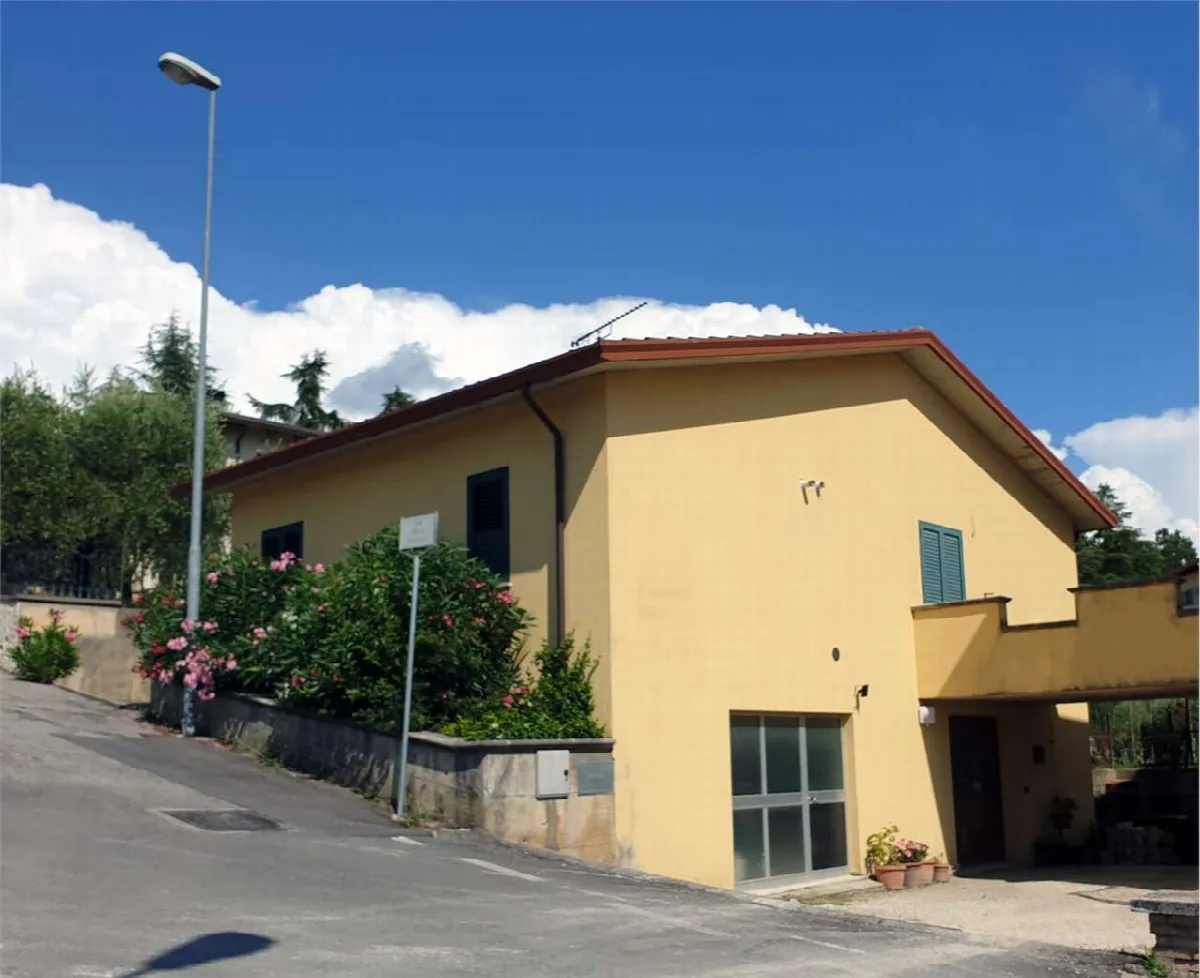 Villa in vendita a Valfabbrica - foto 1