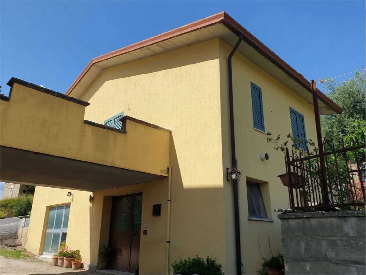 Villa in vendita a Valfabbrica - foto 2