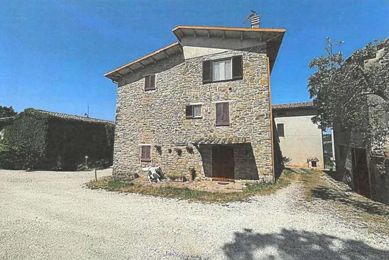 Rustico in vendita a Valfabbrica - foto 1