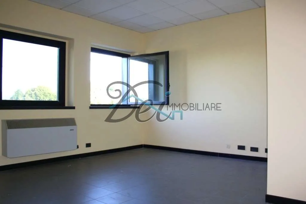 Ufficio in vendita a Capannori - Lammari - foto 1