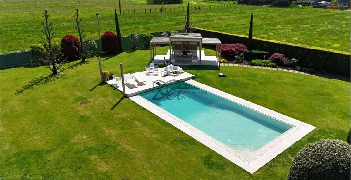 Villa in vendita a Capannori - Lammari - foto 1