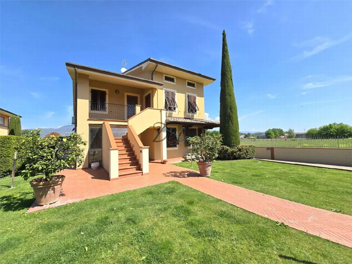 Villa in vendita a Capannori - Lammari - foto 3