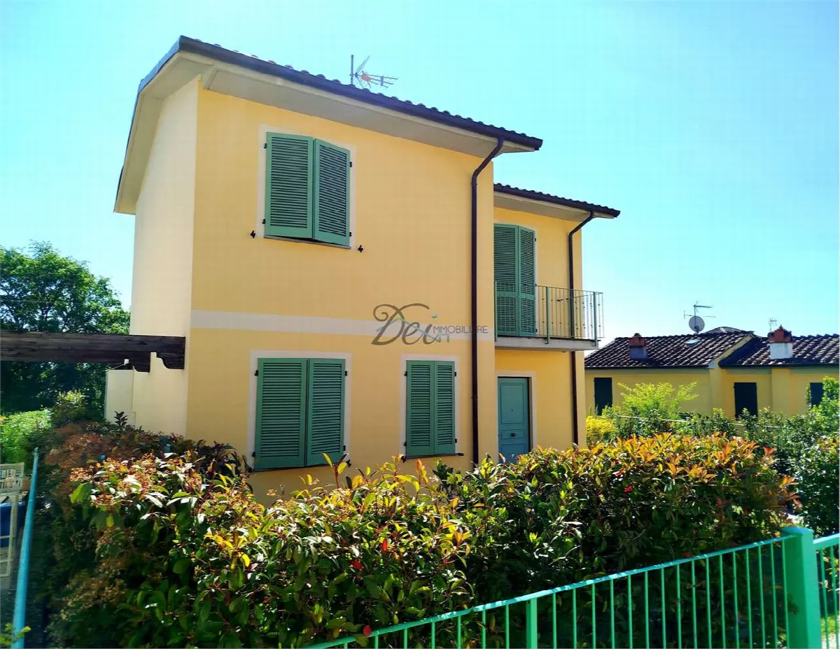 Villa in vendita a Capannori - Segromigno in monte - foto 1