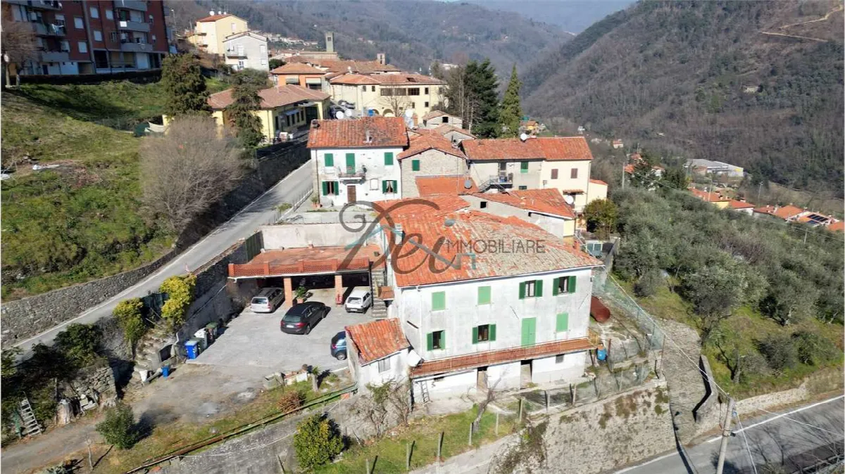 Casa indipendente in vendita a Villa Basilica - foto 1