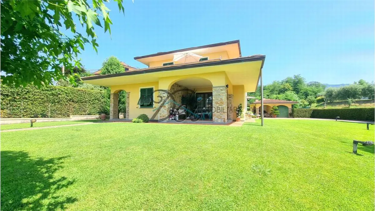 Villa in vendita a Capannori - Segromigno in monte - foto 2
