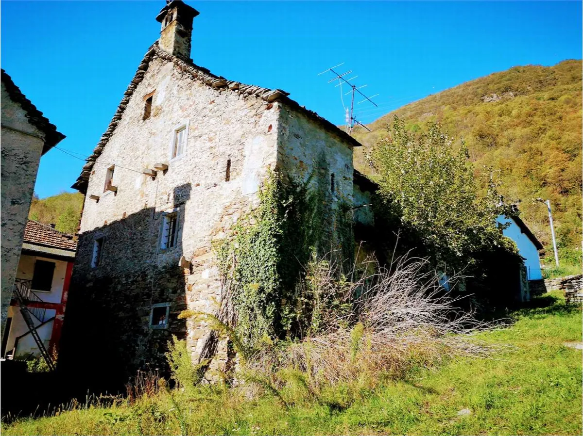Casa indipendente in vendita a Villadossola - foto 1