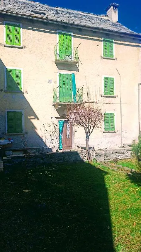 Casa indipendente in vendita a Santa Maria Maggiore - foto 1