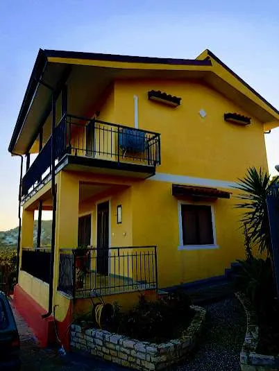 Casa indipendente in vendita a Brancaleone - foto 2