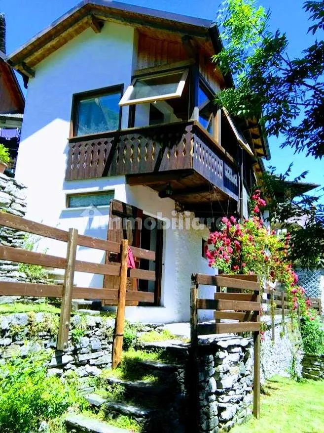 Casa indipendente in vendita a Calasca-Castiglione - foto 1