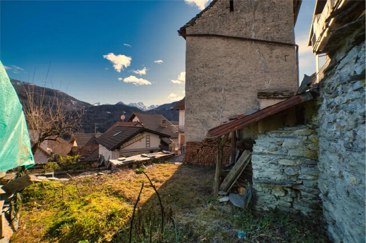 Casa indipendente in vendita a Villette - foto 1