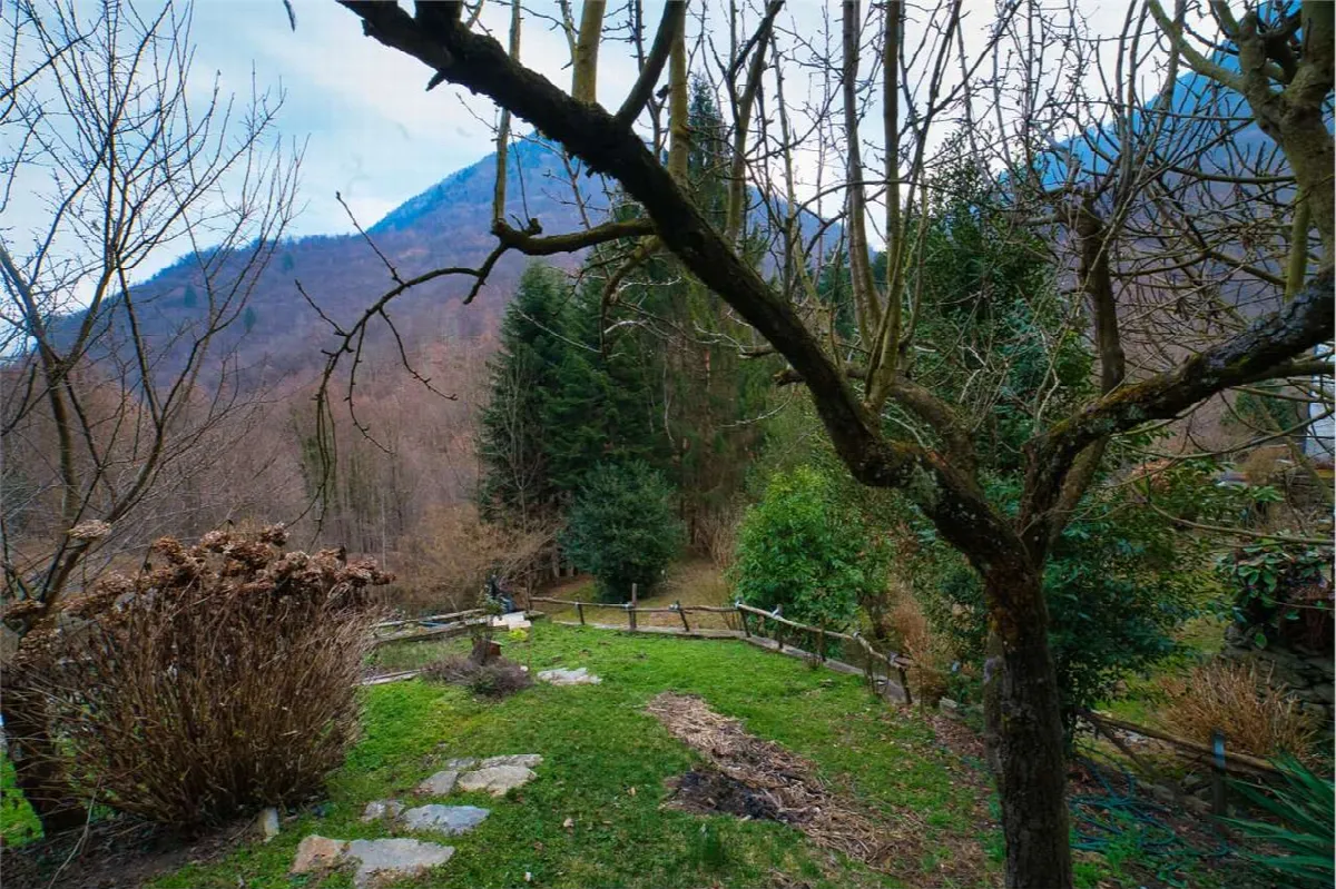Casa indipendente in vendita a Calasca-Castiglione - foto 8