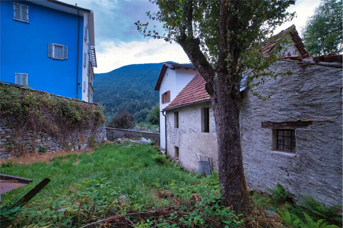 Rustico in vendita a Re - foto 1