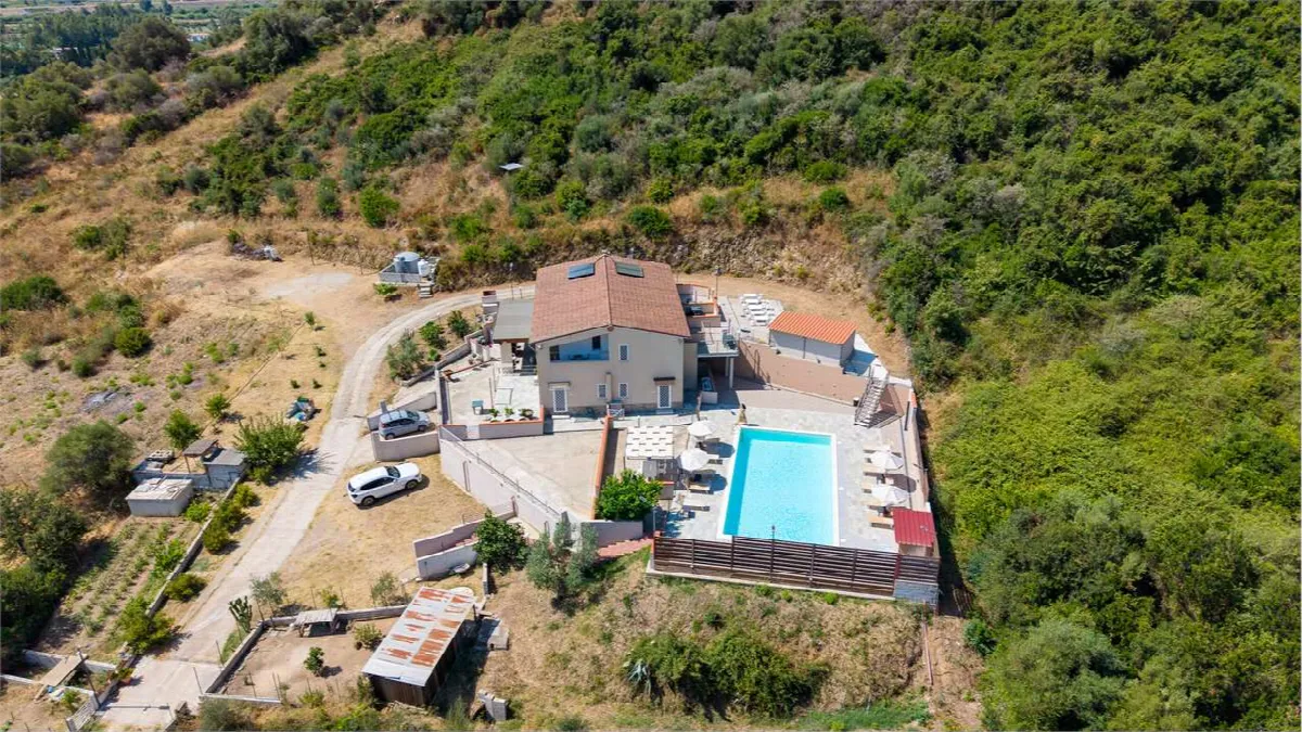 Casa indipendente in vendita a Torpè - foto 2