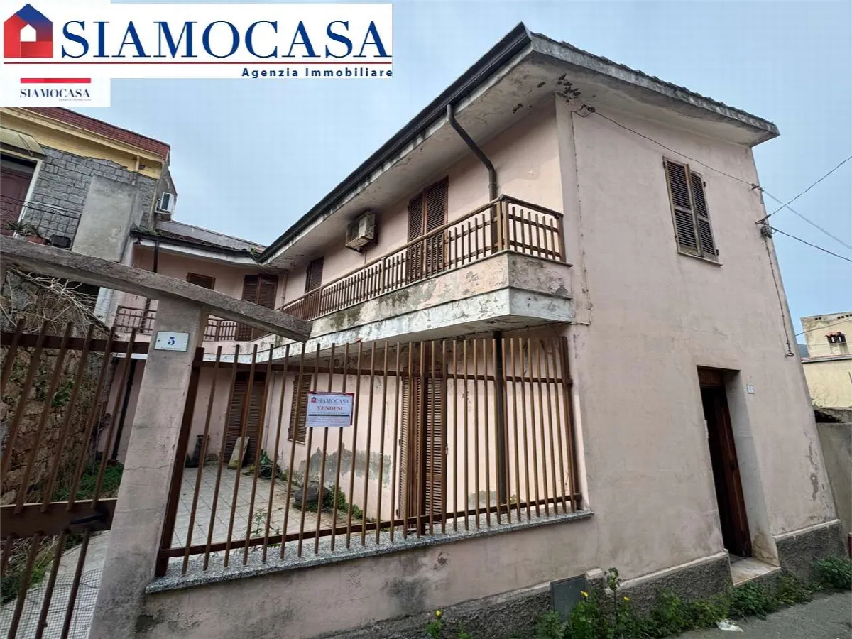 Casa indipendente in vendita a Arbus - foto 1