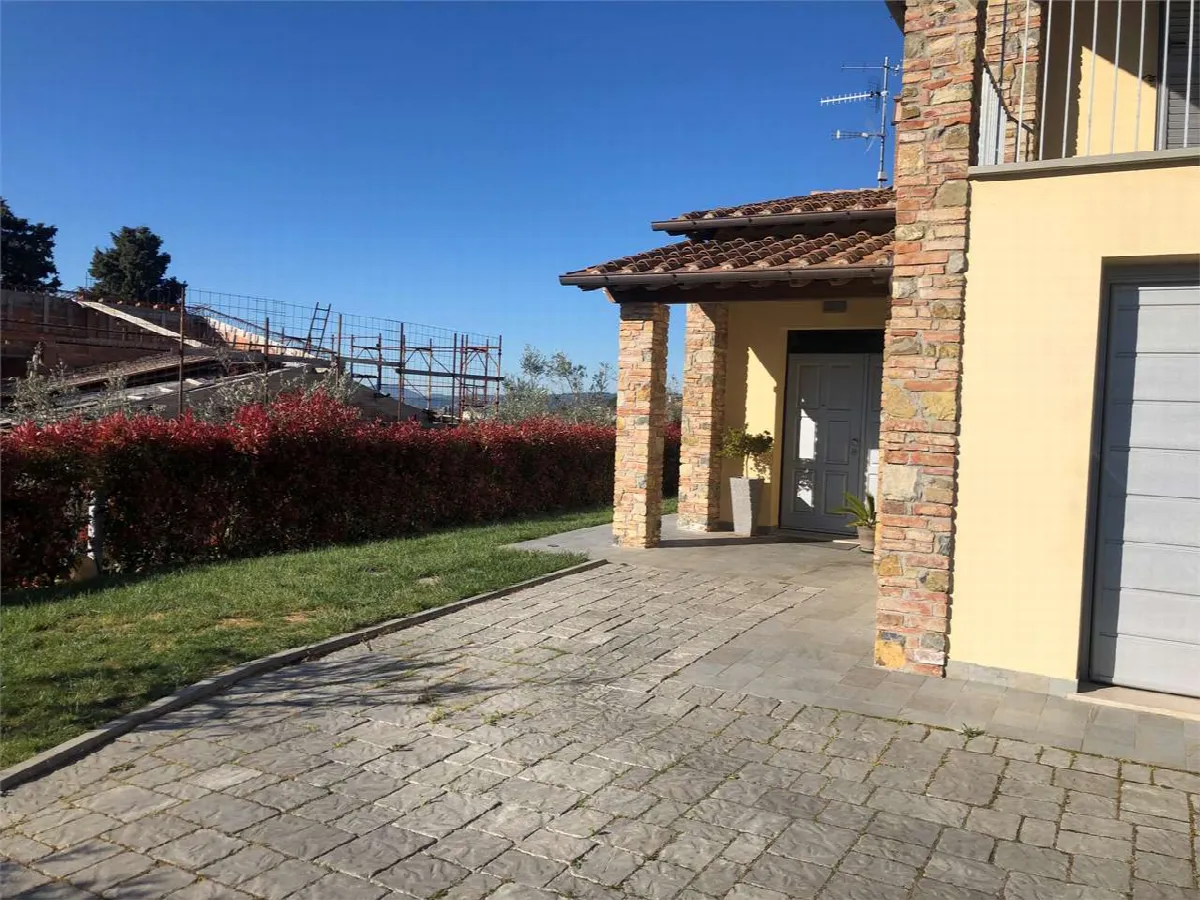 Villa in vendita a Lucignano - foto 1