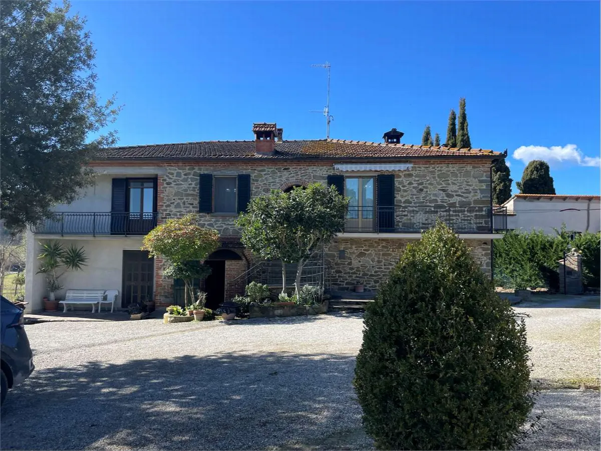 Rustico in vendita a Lucignano - foto 1