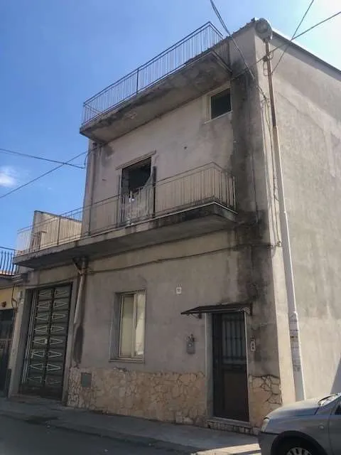 Casa indipendente in vendita a Acireale - foto 1