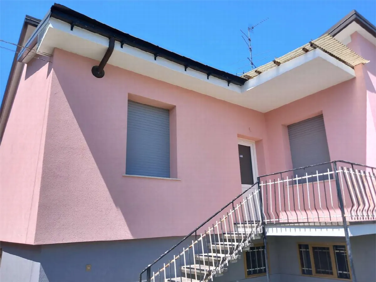 Villa in vendita a Novara - foto 2