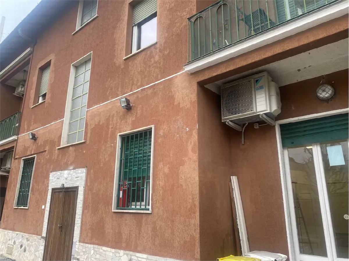 Stabile in vendita a Rho - foto 1