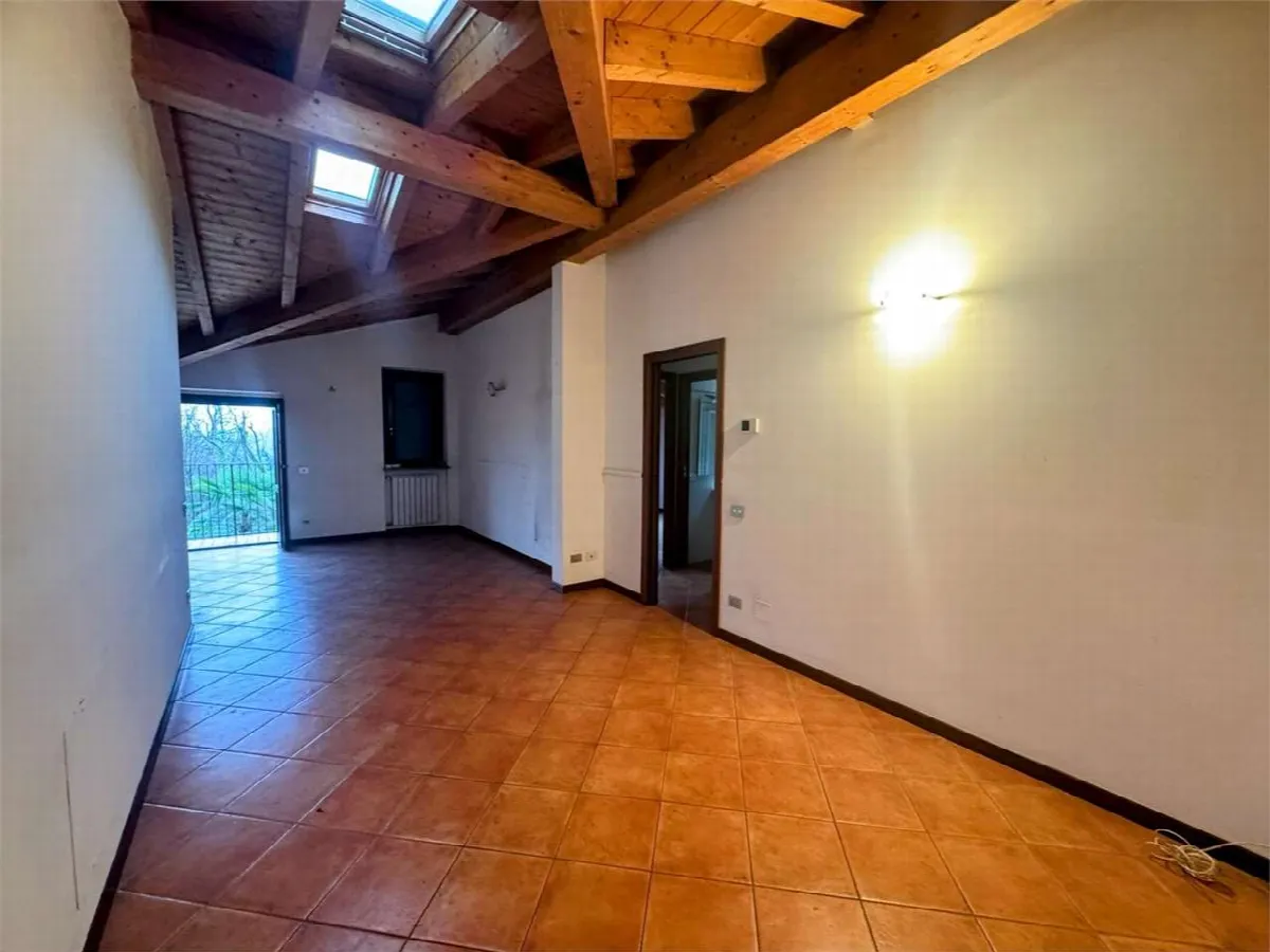 Appartamento in vendita a Lozza - foto 10