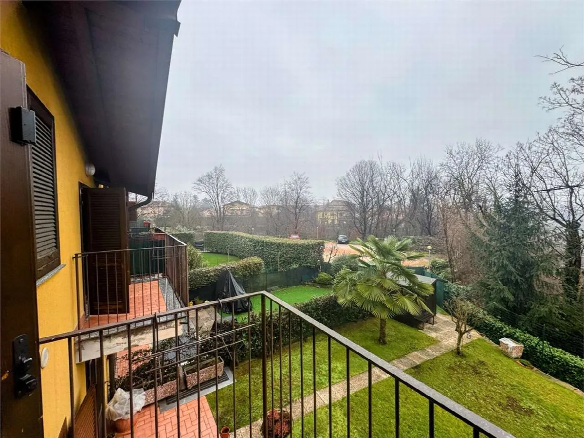 Appartamento in vendita a Lozza - foto 2
