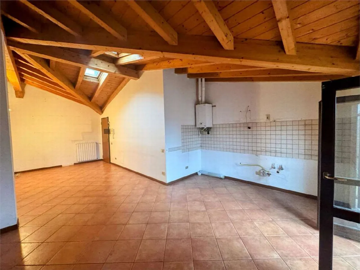 Appartamento in vendita a Lozza - foto 9