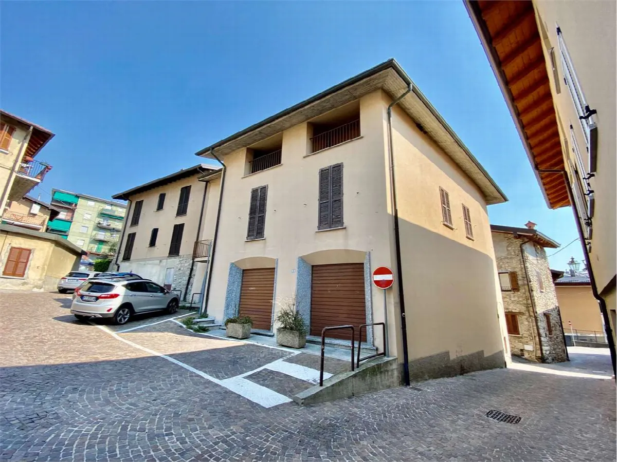 Stabile in vendita a Galbiate - Sala al Barro - foto 1