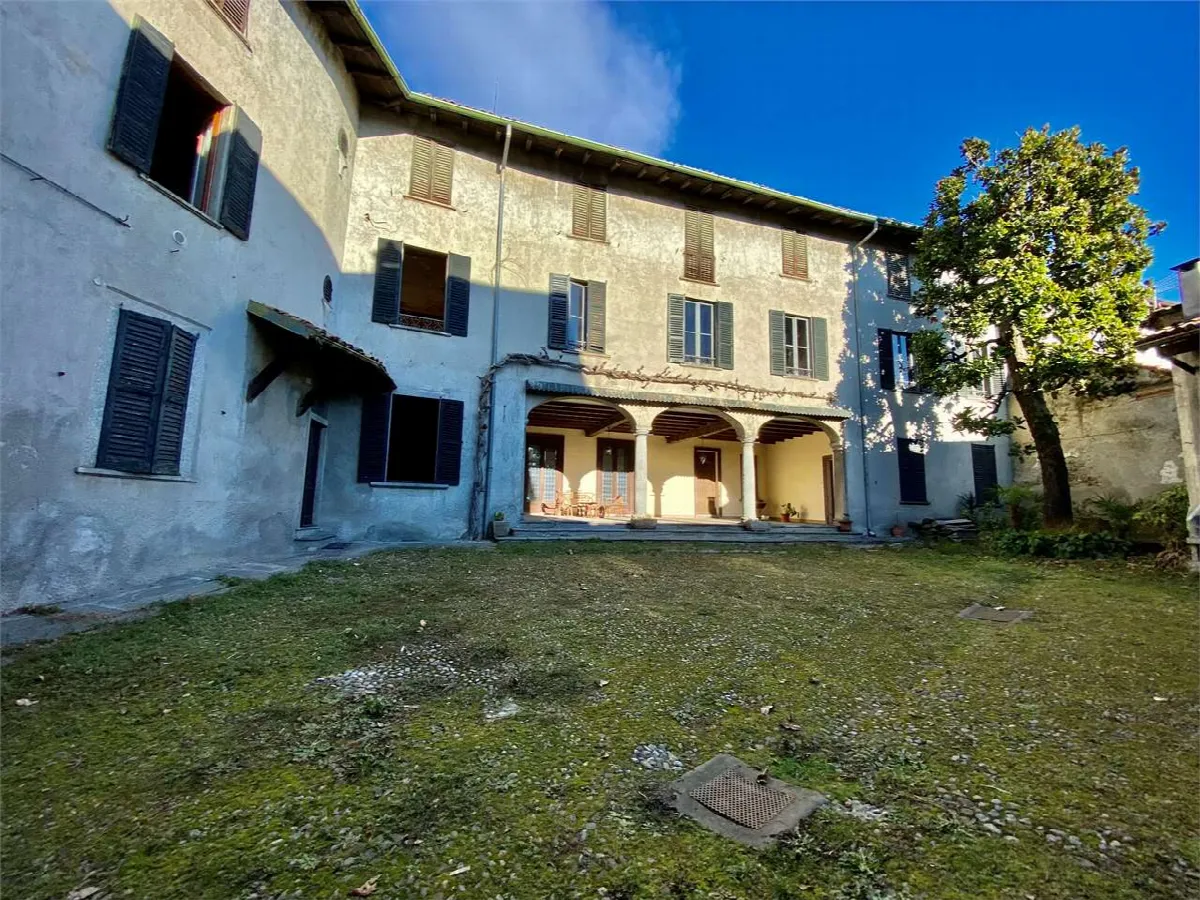Stabile in vendita a Molteno - foto 1