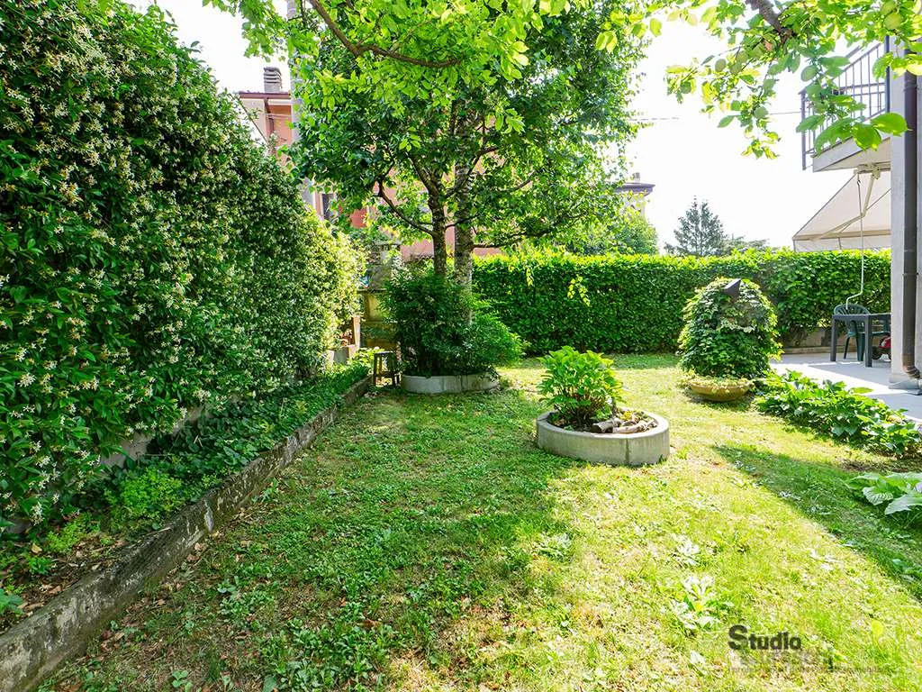 Casa indipendente in vendita a Cesana Brianza - foto 9